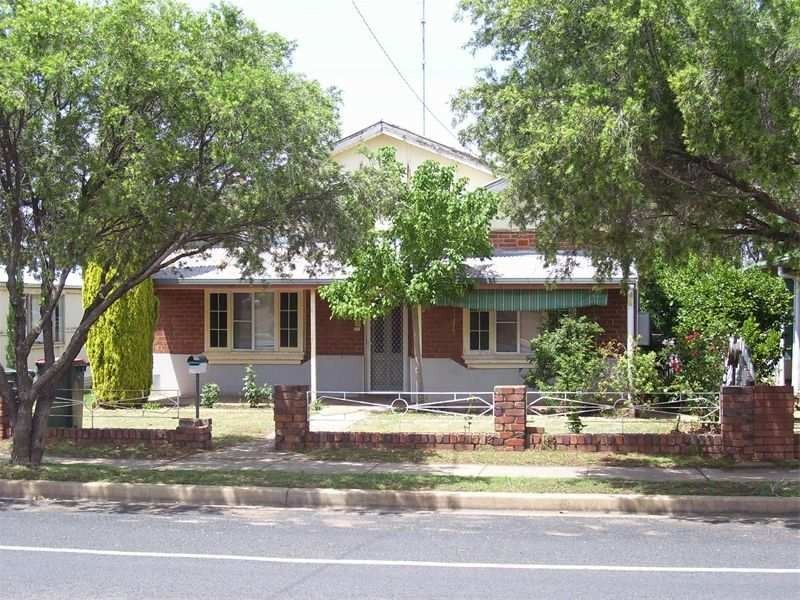77 Dalton Street, Parkes NSW 2870