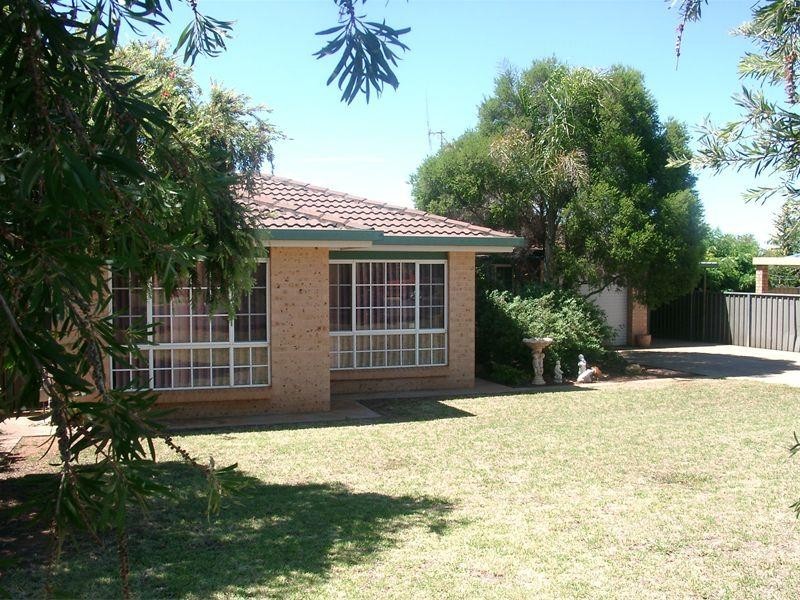 25 Flinders Street, Parkes NSW 2870