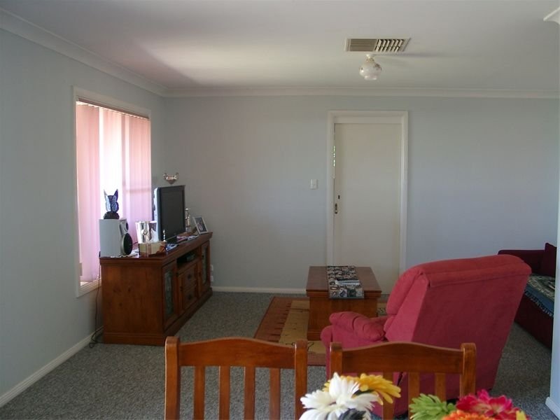 25 Flinders Street, Parkes NSW 2870