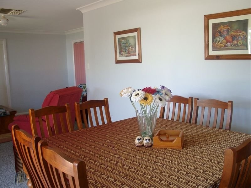 25 Flinders Street, Parkes NSW 2870