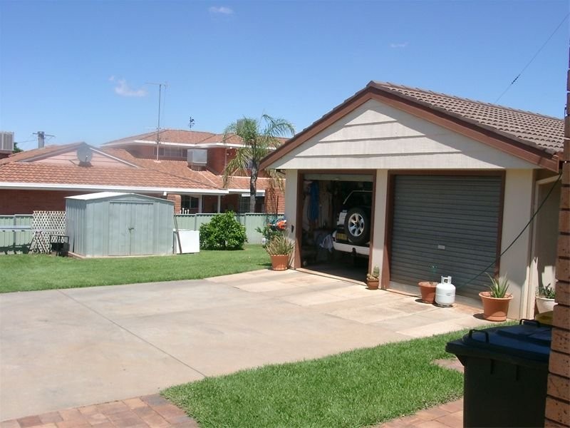 9 Want Street, Parkes NSW 2870