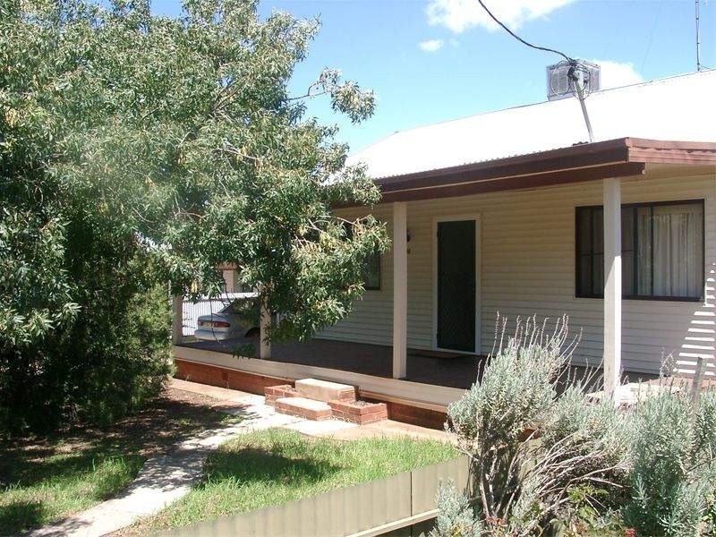 28 Thornbury Street, Parkes NSW 2870