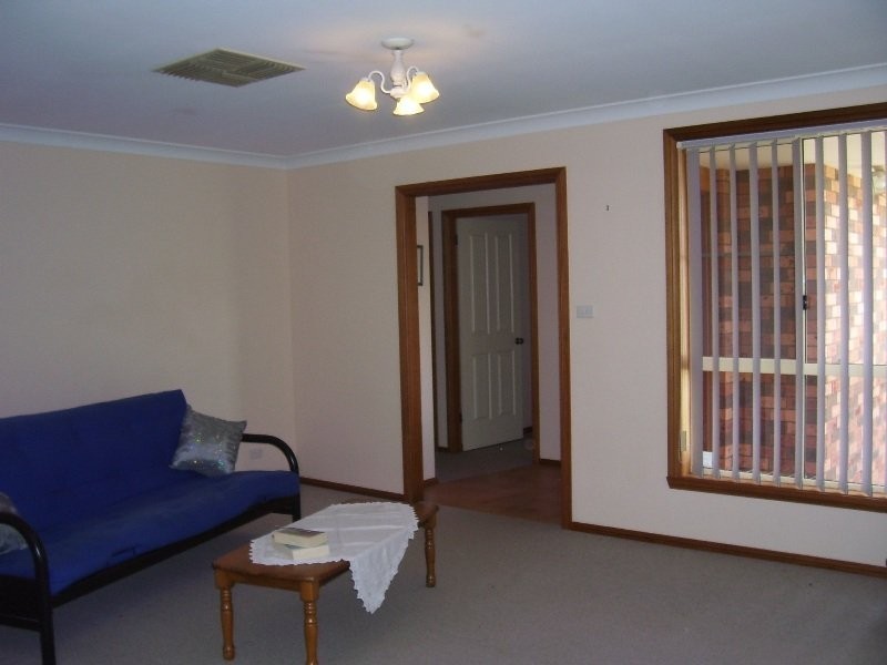19 Ebelina Cres, Parkes NSW 2870