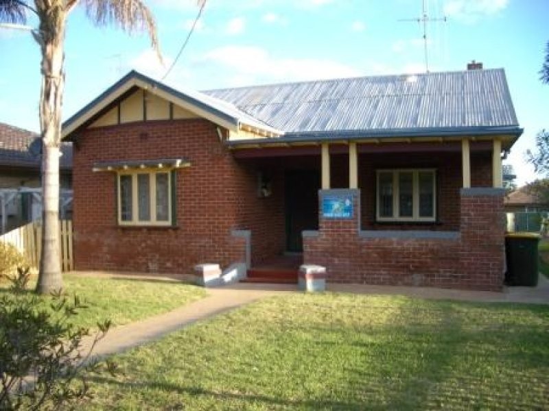 63 Dalton Street, Parkes NSW 2870