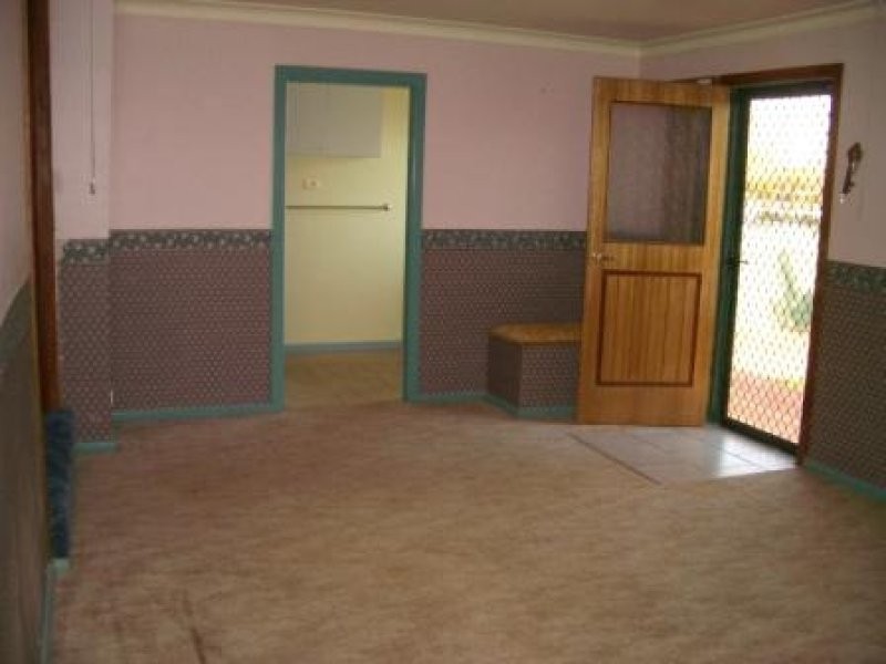 63 Dalton Street, Parkes NSW 2870