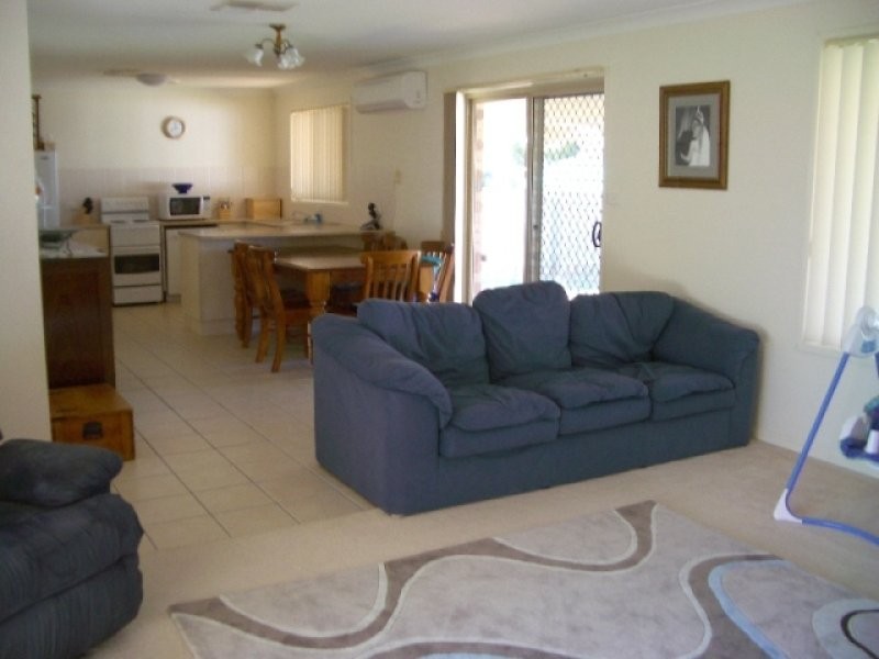 22 Ebelina Cres, Parkes NSW 2870