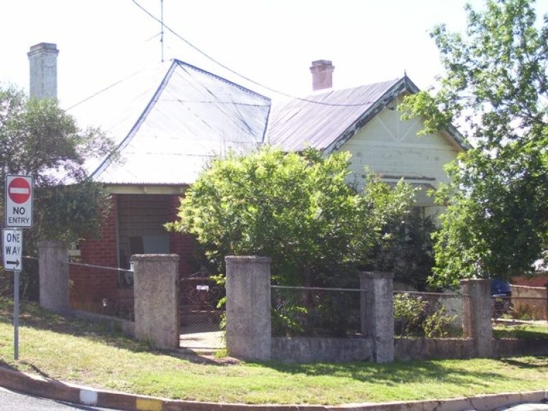 7 Currajong Street, Parkes NSW 2870