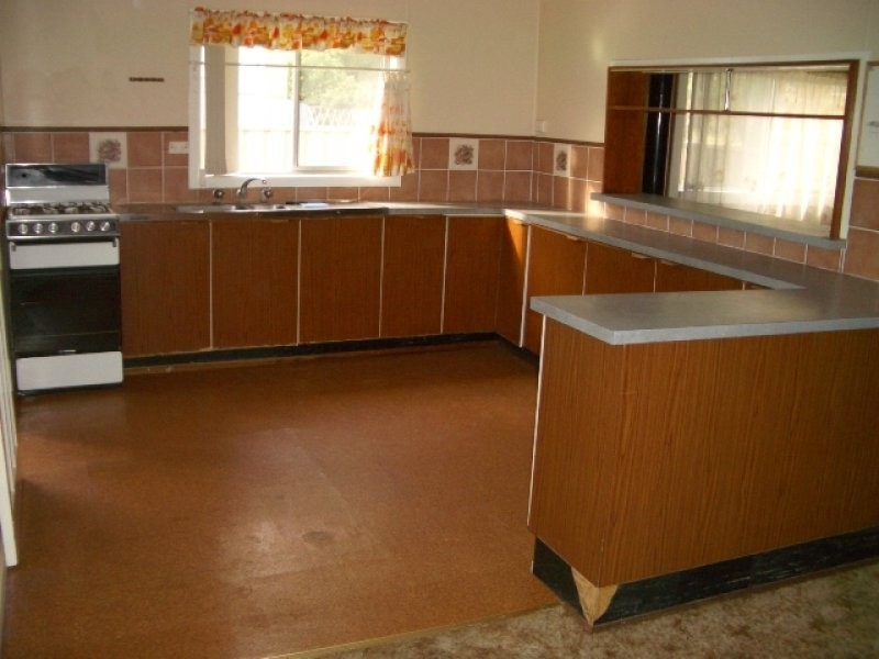 16 Waratah Street, Parkes NSW 2870