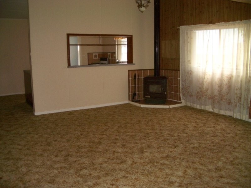 16 Waratah Street, Parkes NSW 2870