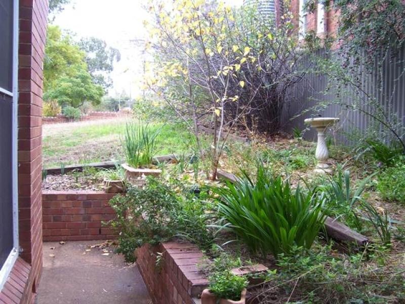 53 East Street, Parkes NSW 2870