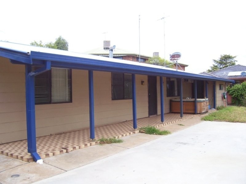 23 Panorama Cres, Parkes NSW 2870