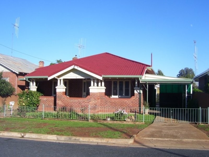 6 Metcalfe Street, Parkes NSW 2870