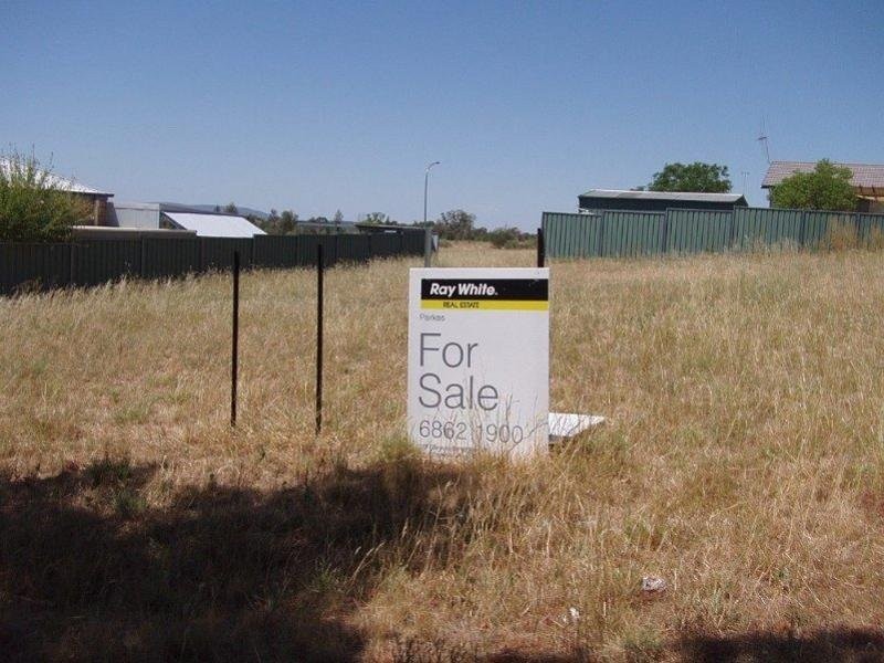 35 Medlyn Street, Parkes NSW 2870