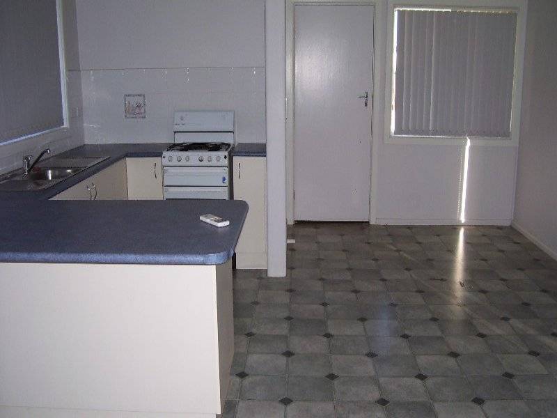 13 Best Street, Parkes NSW 2870