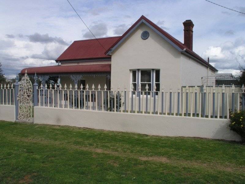 5 Cecile Street, Parkes NSW 2870