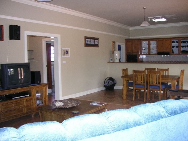 4 Thurlstone Street, Parkes NSW 2870