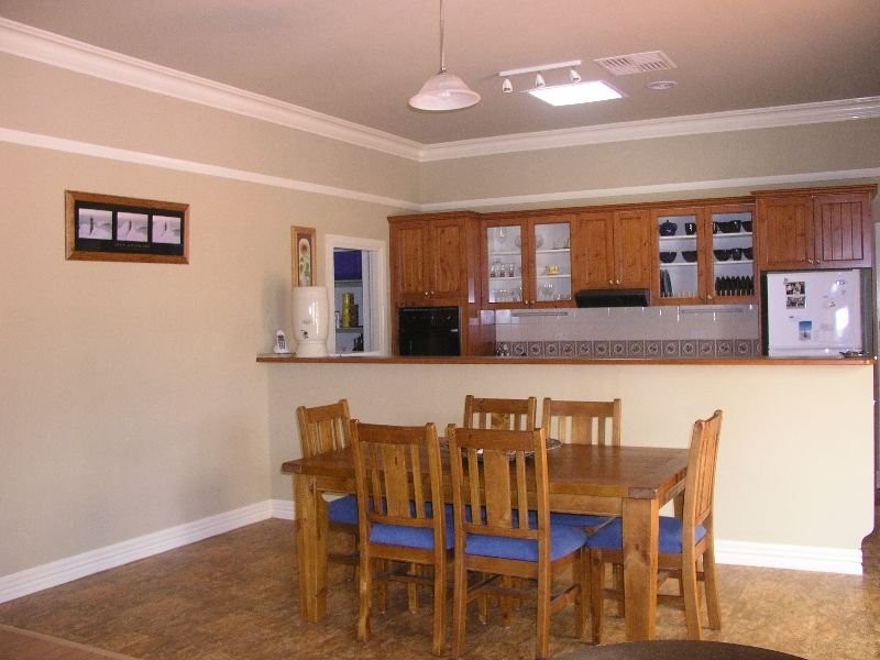 4 Thurlstone Street, Parkes NSW 2870