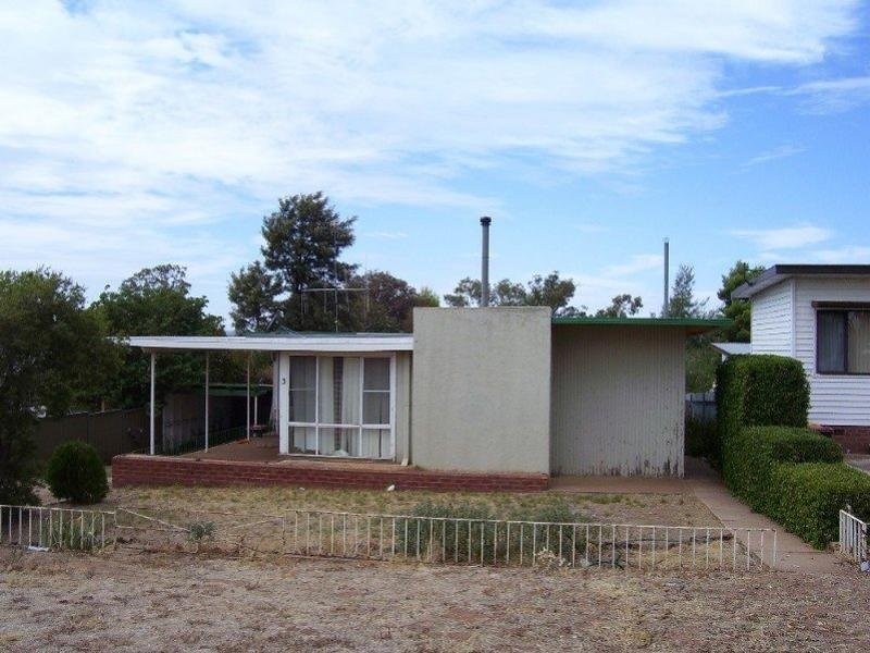 3 Middleton Street, Parkes NSW 2870