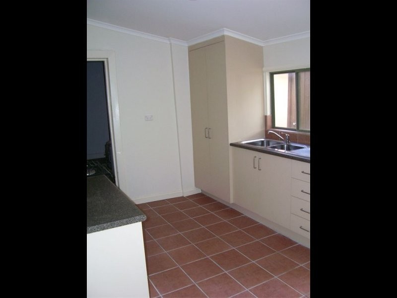 8 Bollinger Street, Parkes NSW 2870