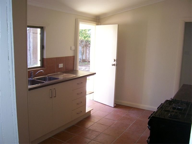 8 Bollinger Street, Parkes NSW 2870