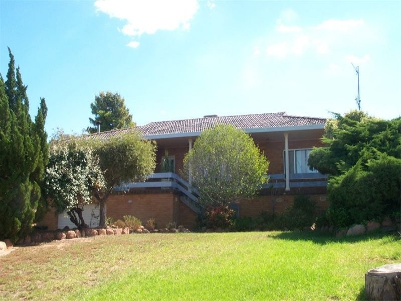 36 Mengarvie Road, Parkes NSW 2870