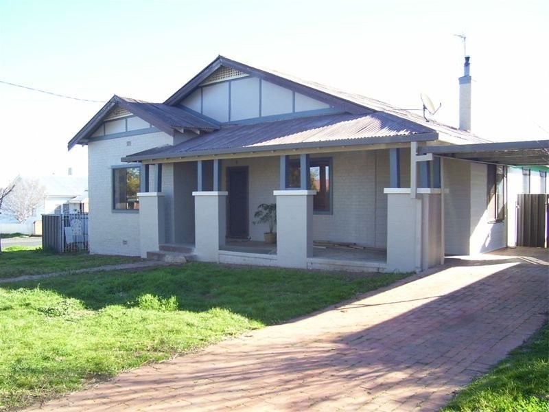 2 Mill Street, Parkes NSW 2870