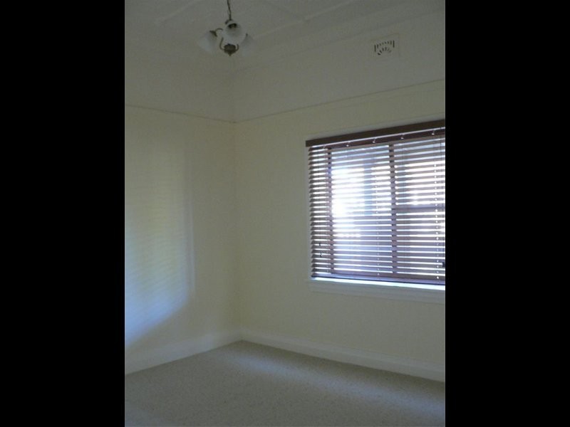 2 Mill Street, Parkes NSW 2870