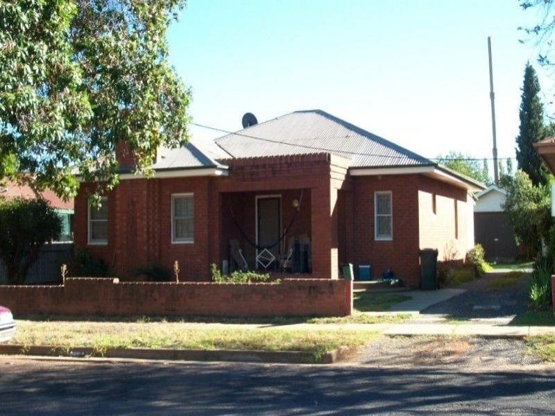 4 Rose Street, Parkes NSW 2870