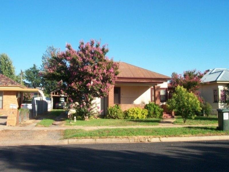 28 Close Street, Parkes NSW 2870