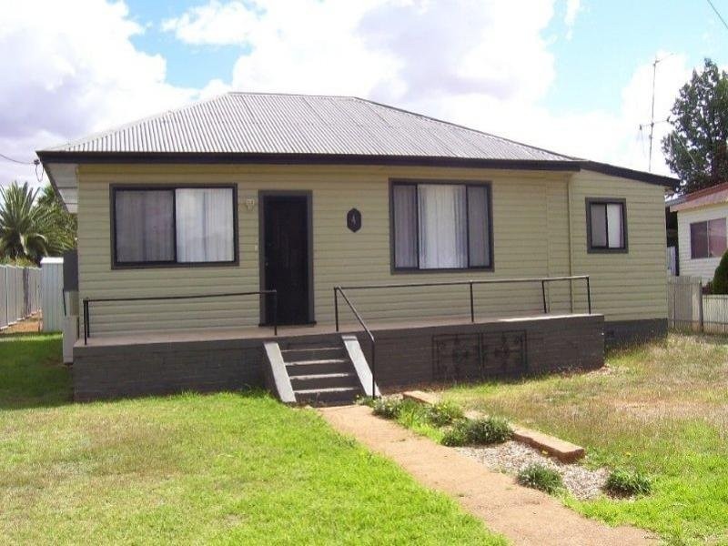4 Thornbury Street, Parkes NSW 2870