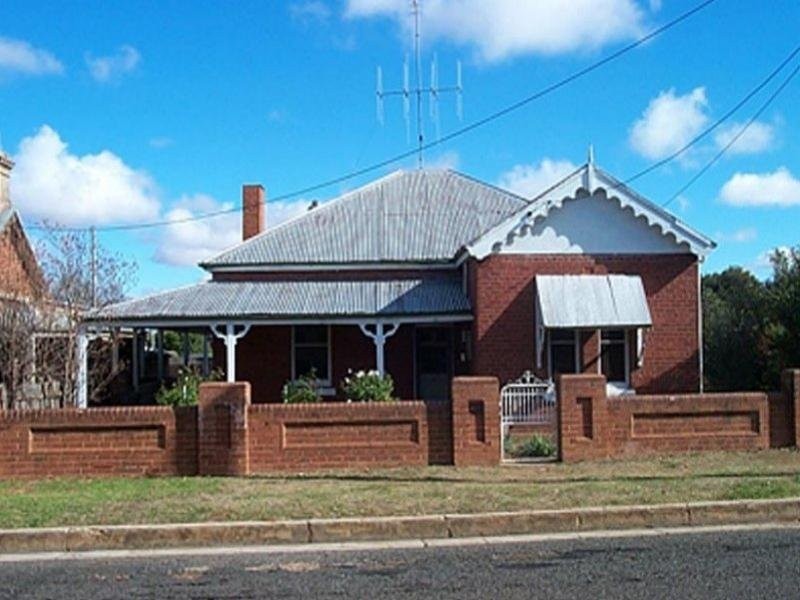 10 Phillip Street, Parkes NSW 2870