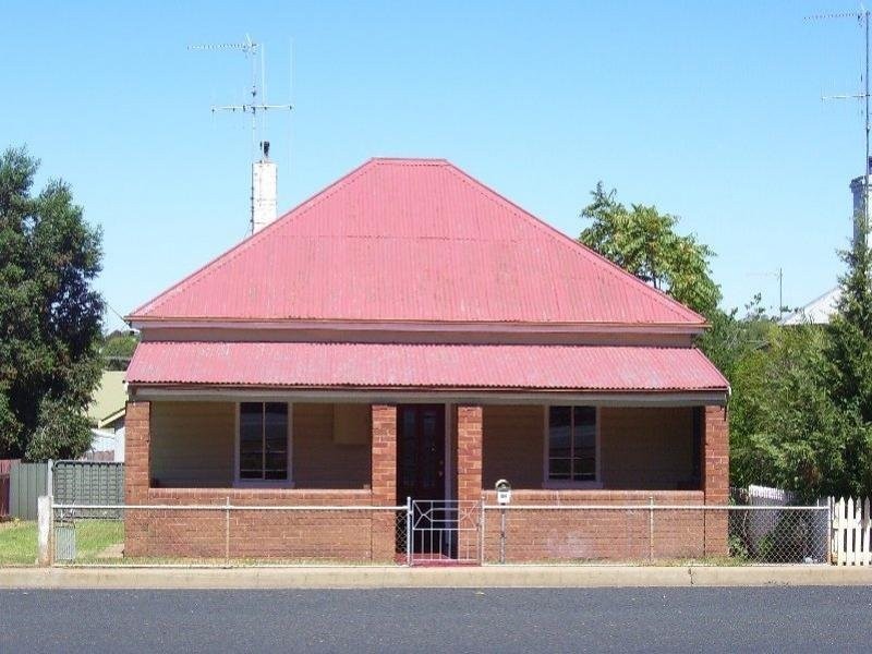 104 Clarinda Street, Parkes NSW 2870