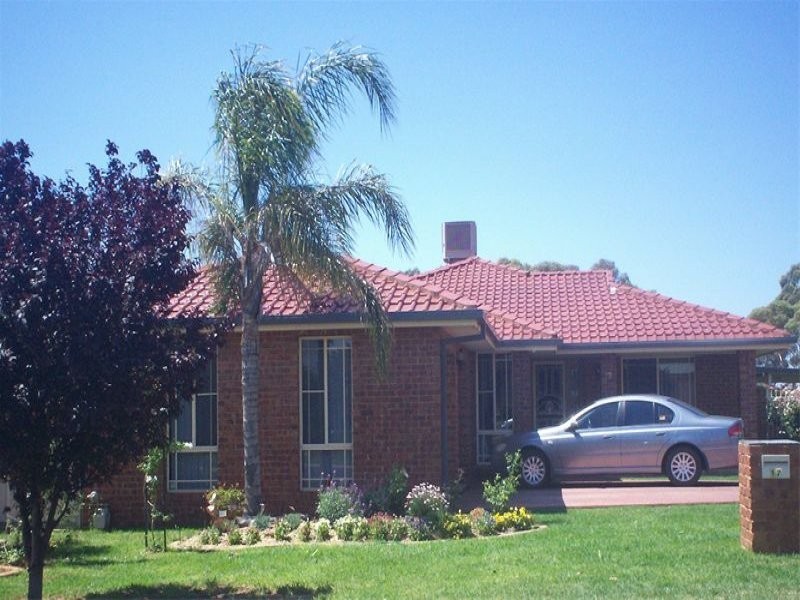 17 Golden Bar Drive, Parkes NSW 2870