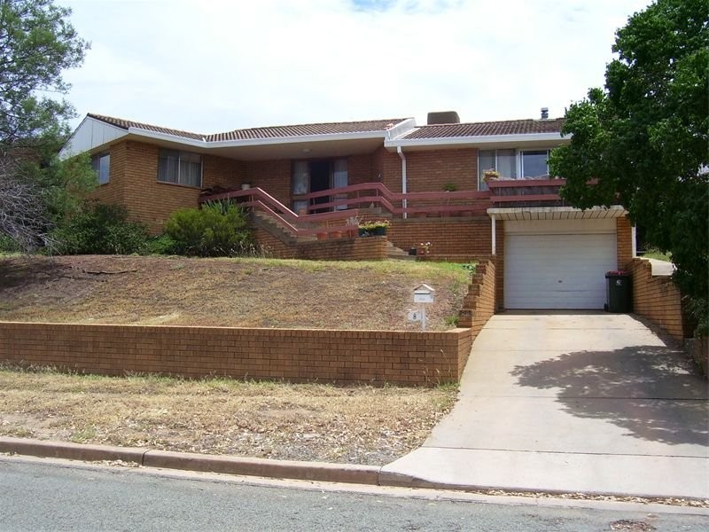 8 Glenwarrie Place, Parkes NSW 2870