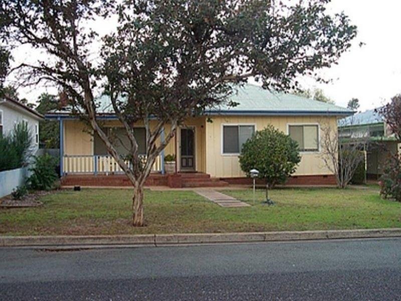 11 Wattle Street, Parkes NSW 2870