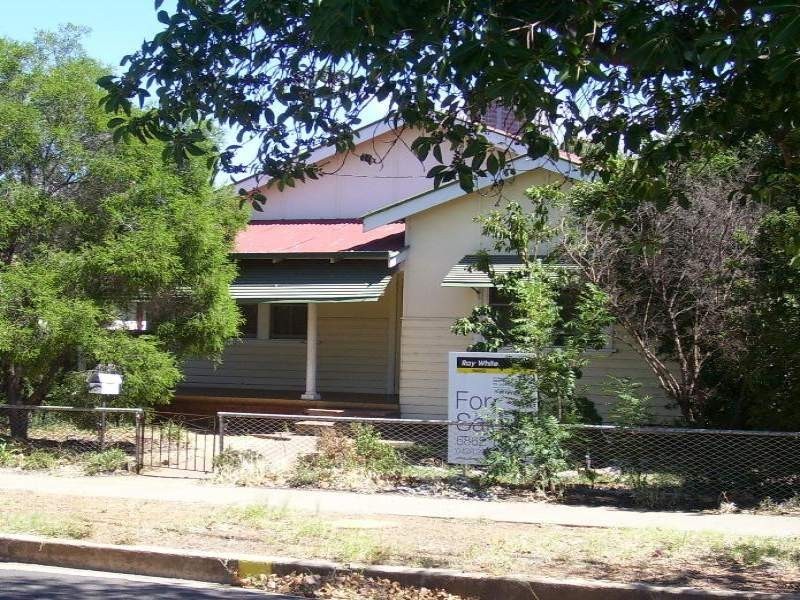 6 Welcome Street, Parkes NSW 2870