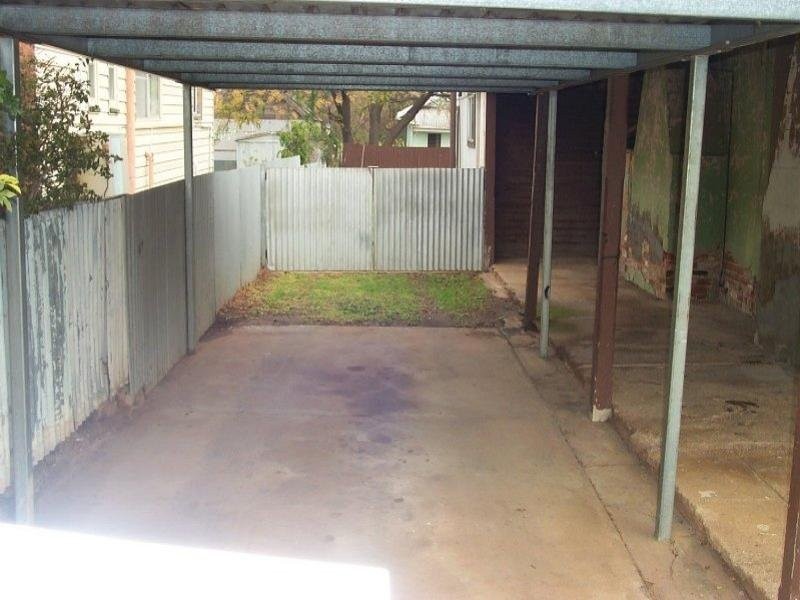 4 Talbot Street, Parkes NSW 2870