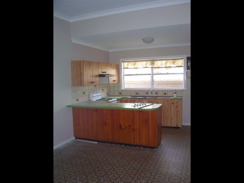 35 Albert Street, Parkes NSW 2870
