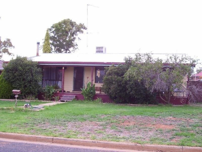 29 Lawson Street, Parkes NSW 2870