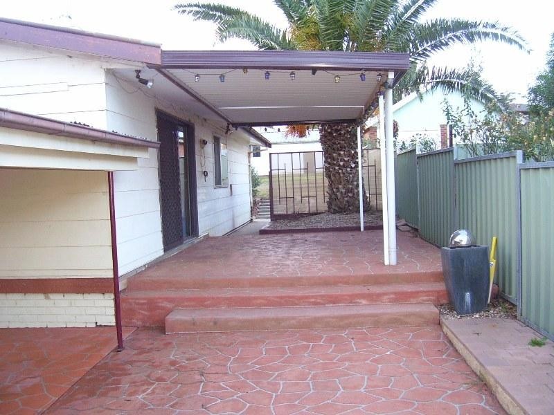 112 Mitchell Street, Parkes NSW 2870