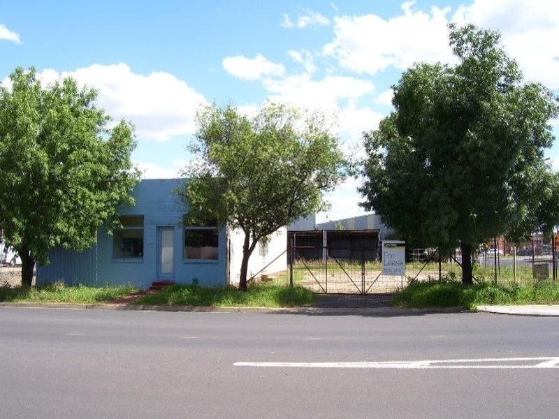 5 Grenfell St, Parkes NSW 2870