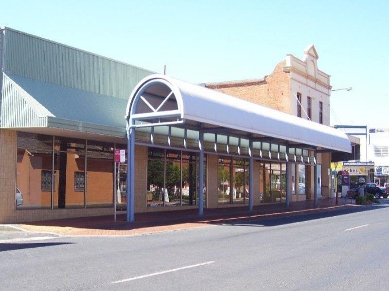 8 Dalton St, Parkes NSW 2870