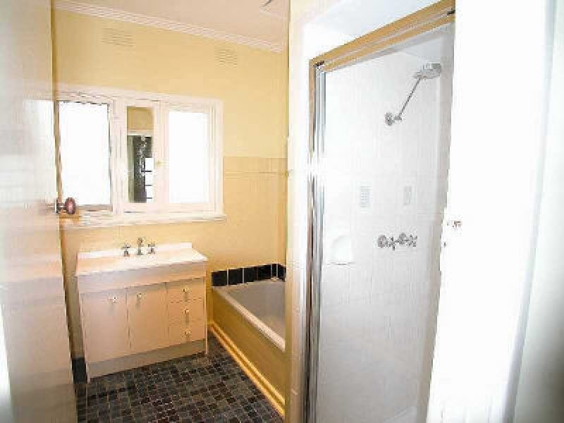 2 Lyking Street, Pascoe Vale VIC 3044