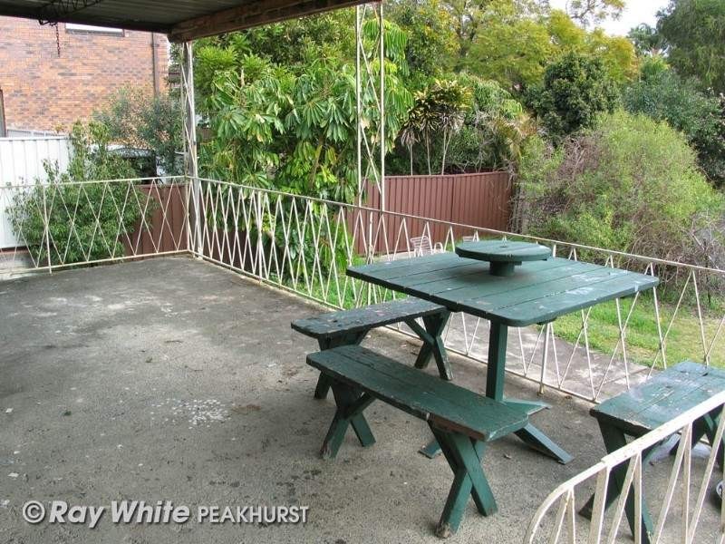 133 Belmore Rd, Peakhurst NSW 2210