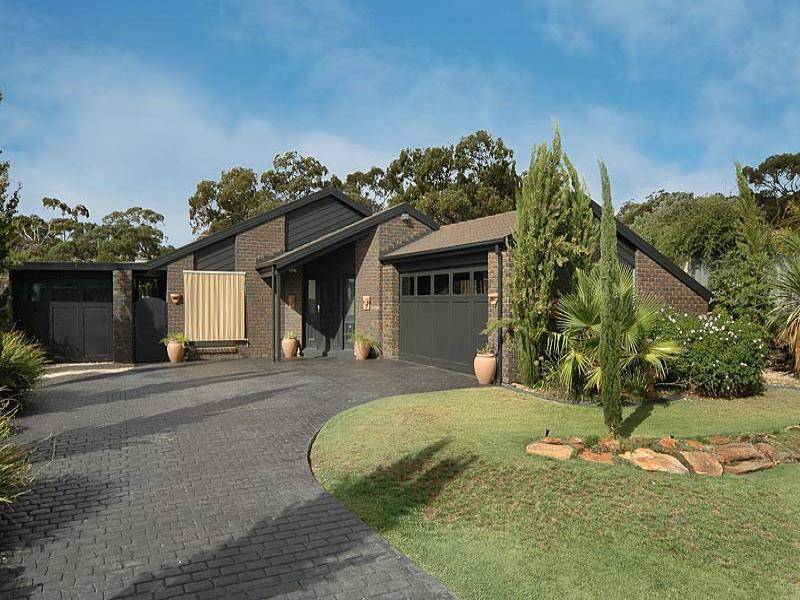 4 Thornhill Place, Onkaparinga Hills SA 5163