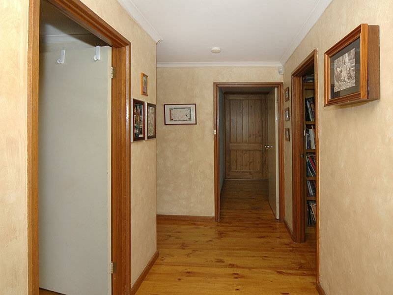 27 Marana Avenue, Morphett Vale SA 5162