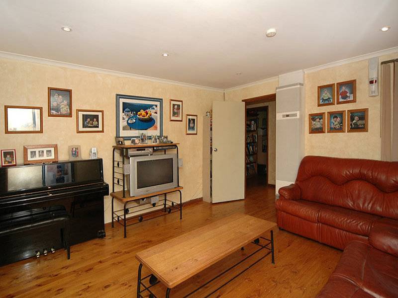 27 Marana Avenue, Morphett Vale SA 5162