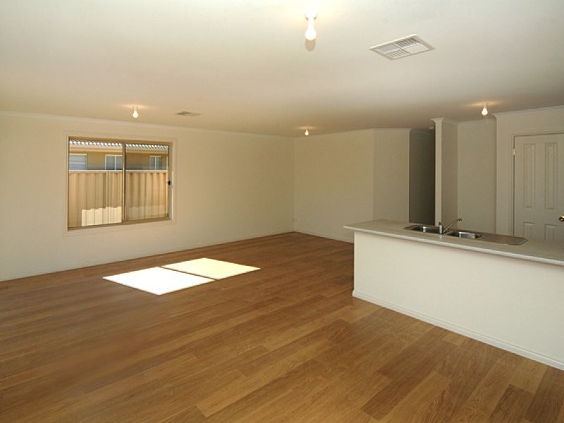 29 Whinnerah Avenue, Aldinga Beach SA 5173