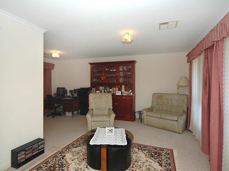 21 Harvey Crescent, Aldinga Beach SA 5173