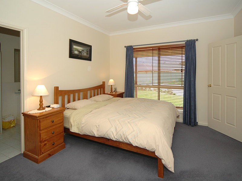 11 Aubrey Drive, Willunga SA 5172
